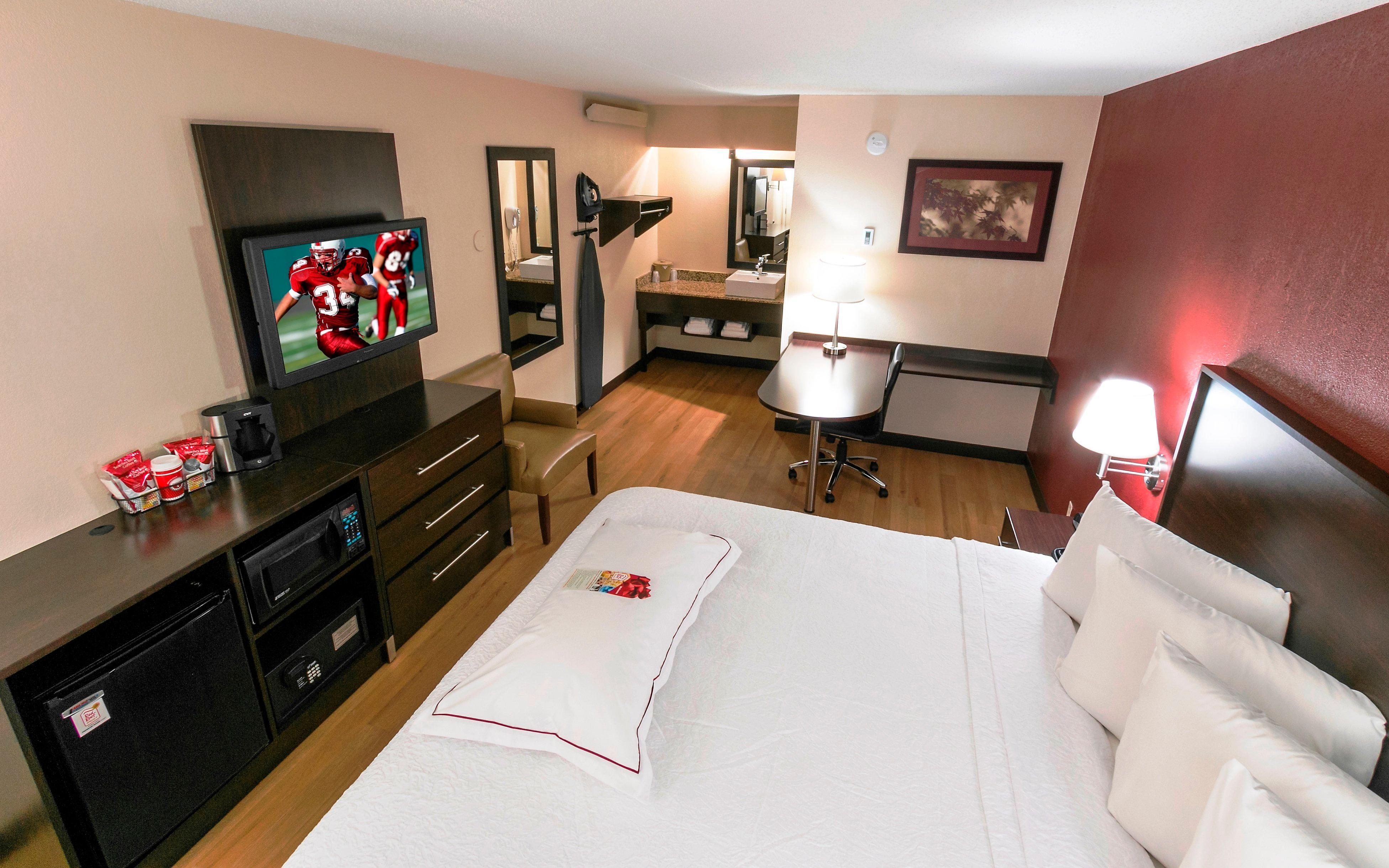 Red Roof Inn Plus+ Nashville Fairgrounds Exterior photo