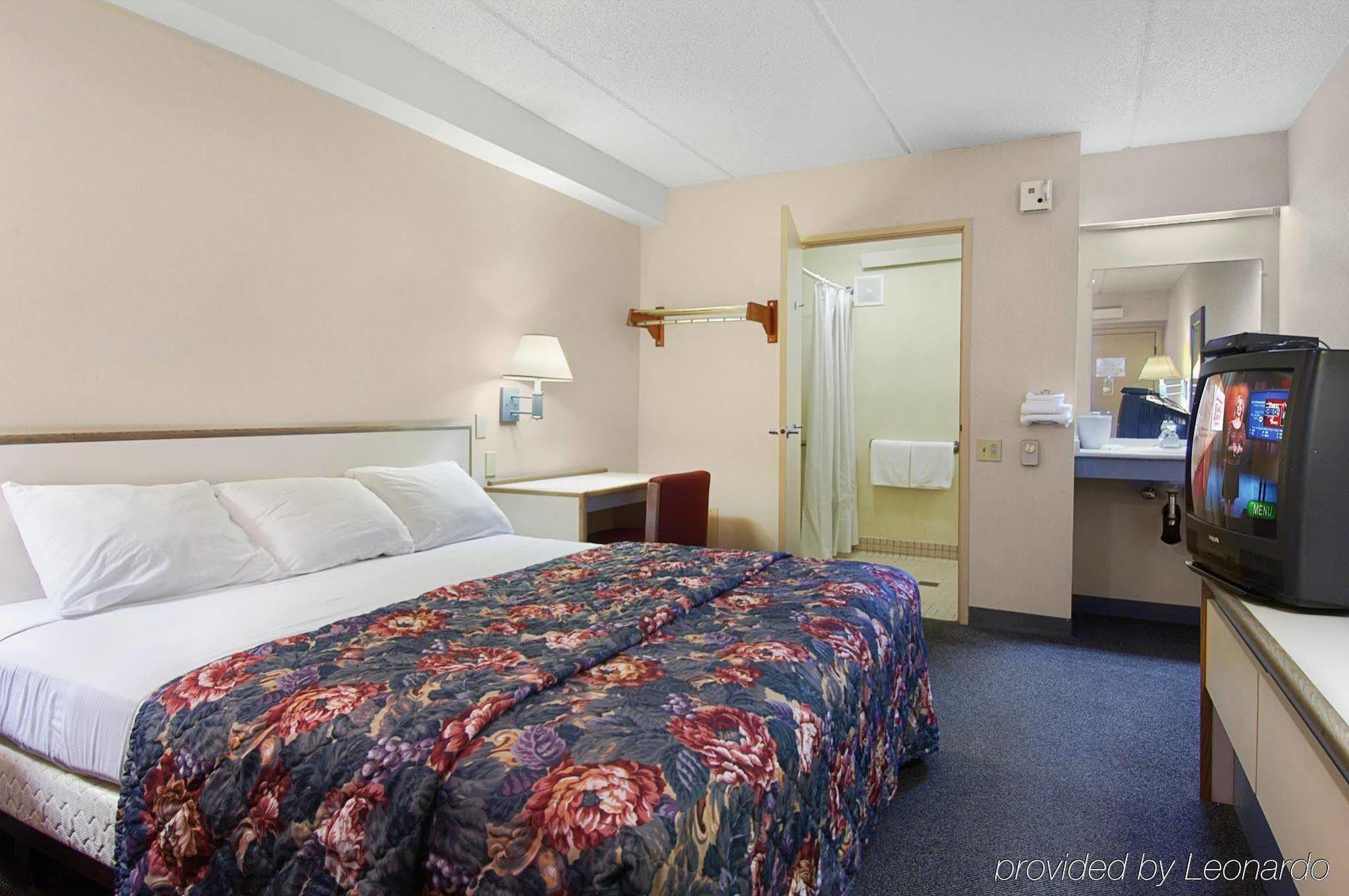 Red Roof Inn Plus+ Nashville Fairgrounds Exterior photo